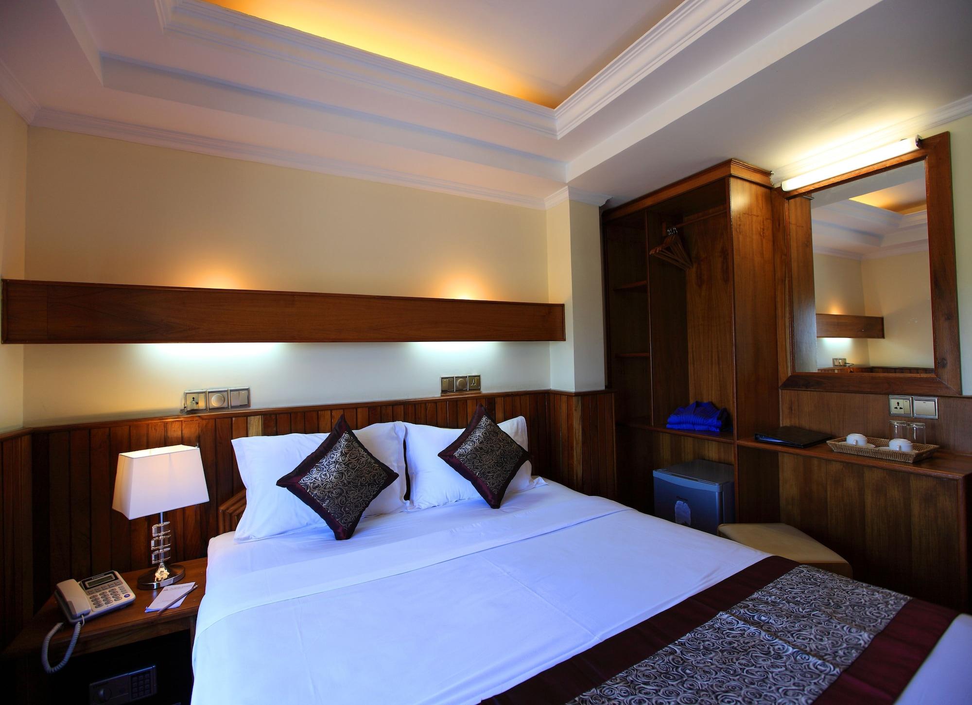 The Hotel Emperor Mandalay Bagian luar foto