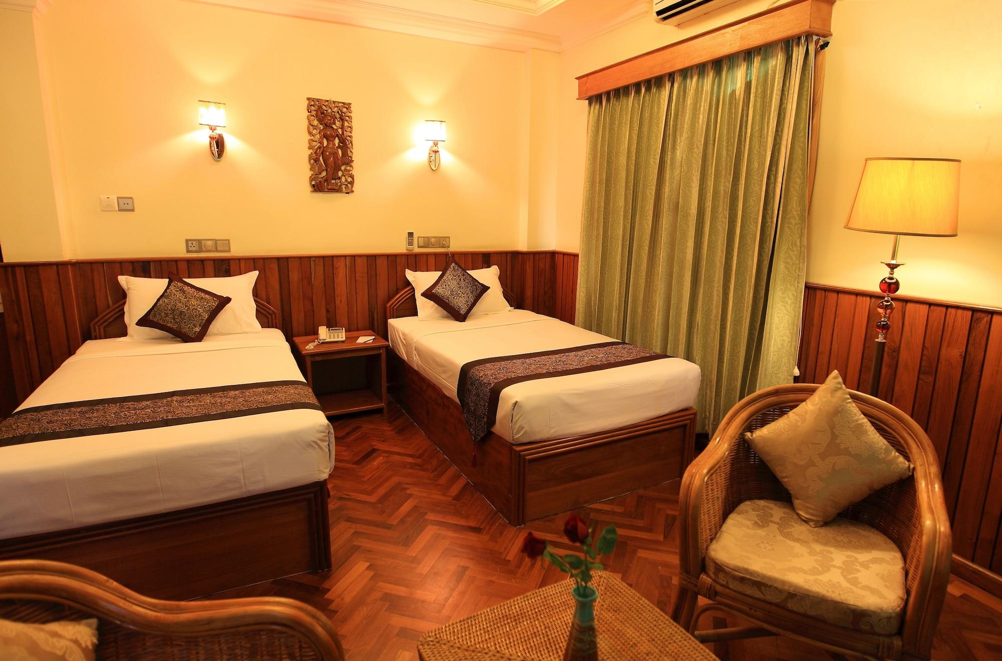 The Hotel Emperor Mandalay Bagian luar foto
