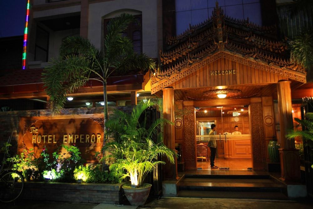 The Hotel Emperor Mandalay Bagian luar foto