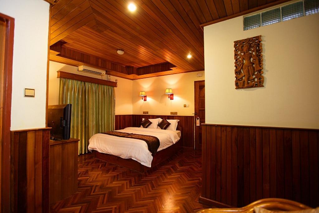 The Hotel Emperor Mandalay Bagian luar foto