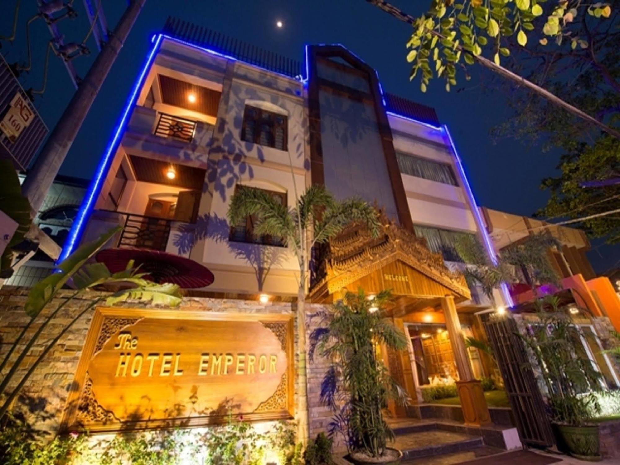 The Hotel Emperor Mandalay Bagian luar foto
