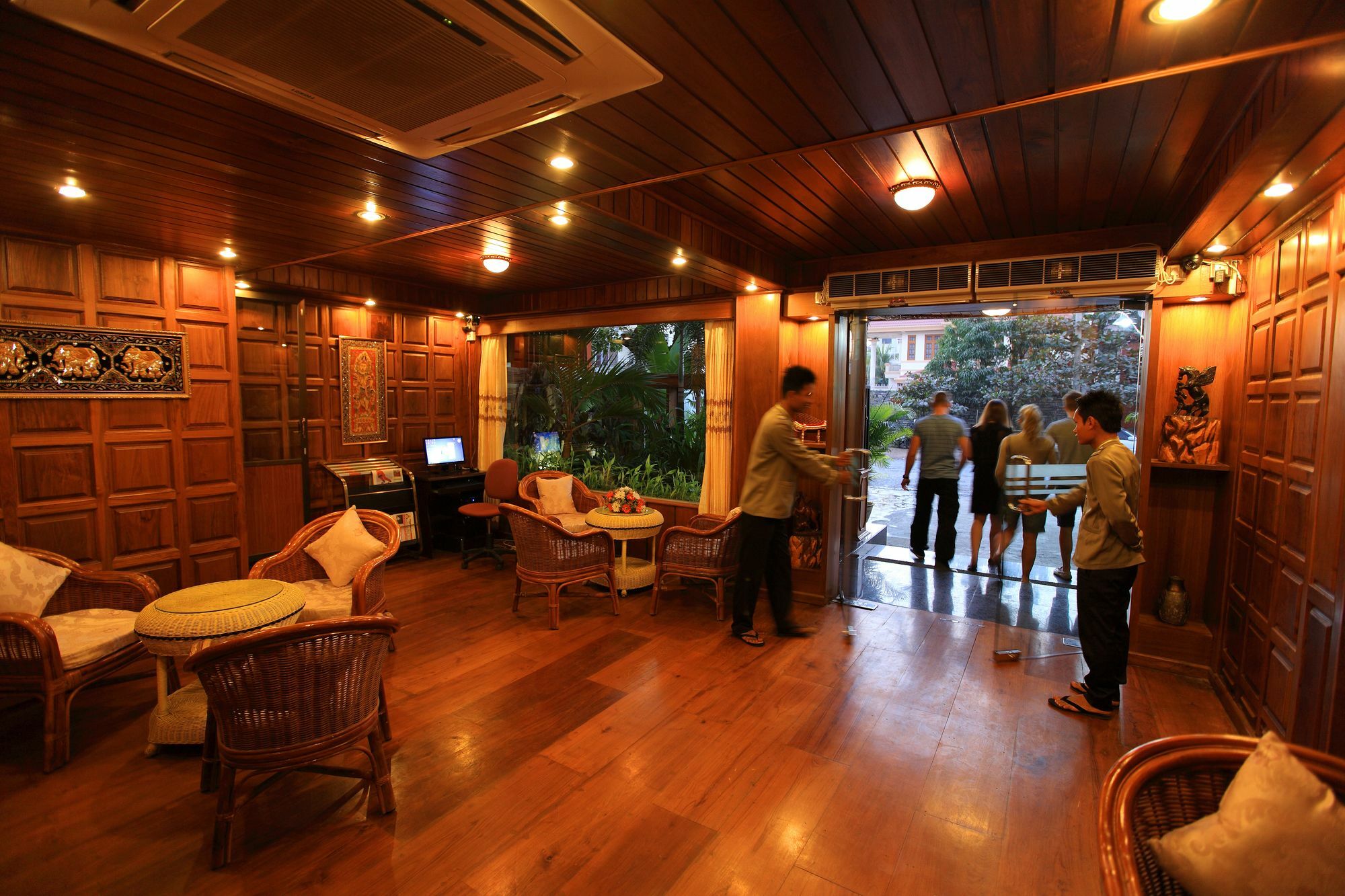 The Hotel Emperor Mandalay Bagian luar foto