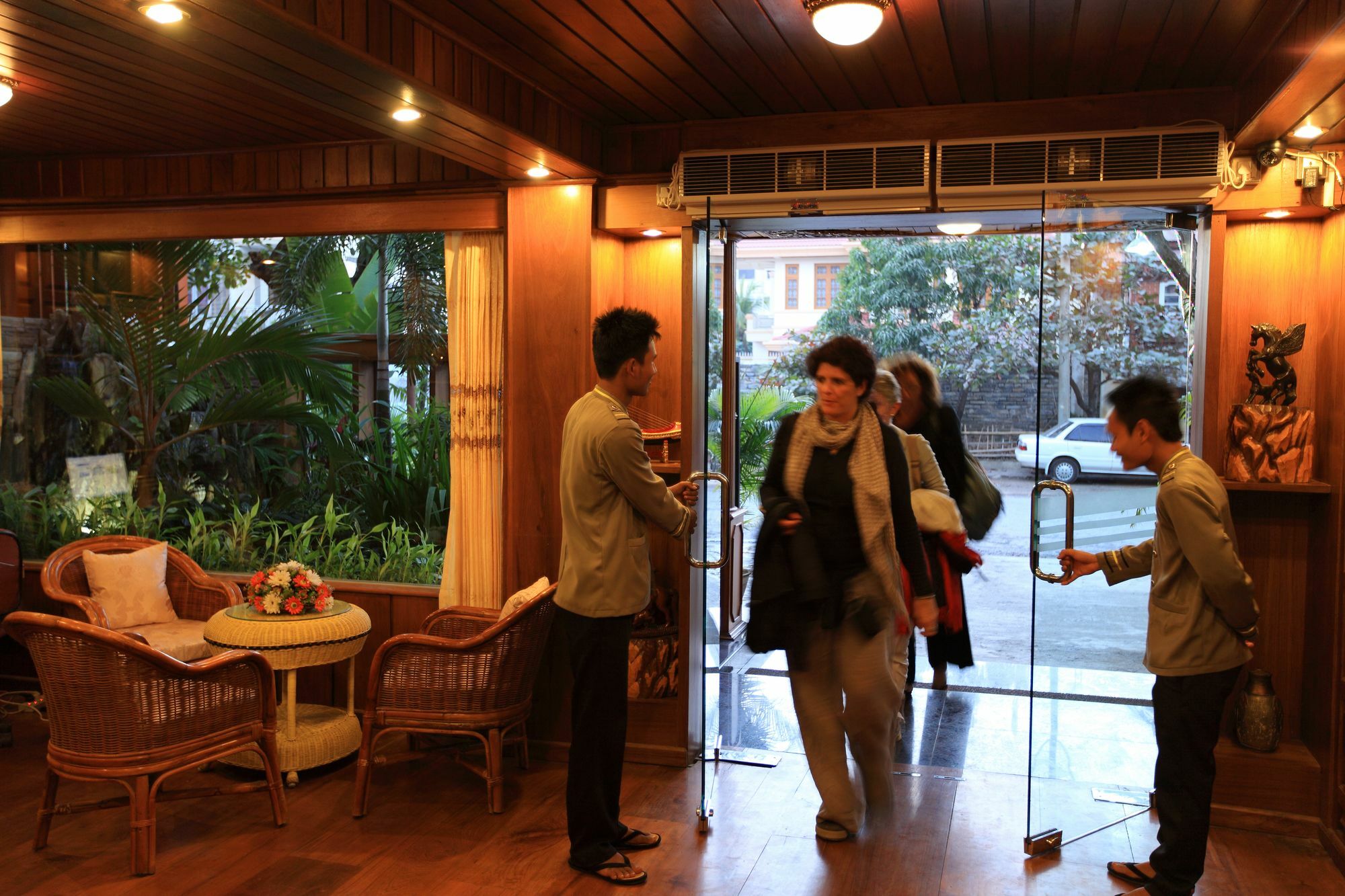 The Hotel Emperor Mandalay Bagian luar foto