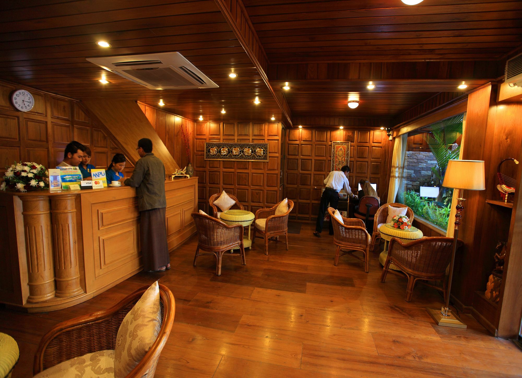The Hotel Emperor Mandalay Bagian luar foto