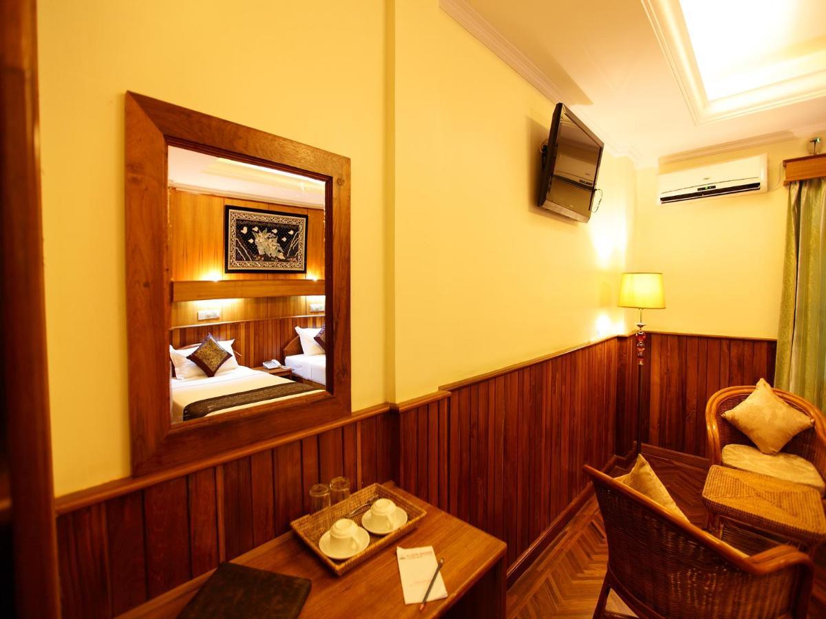 The Hotel Emperor Mandalay Bagian luar foto